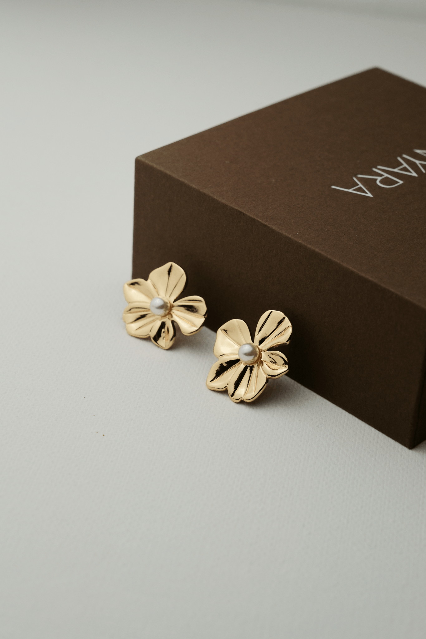 Lyora Earrings - Nyara Jewelry