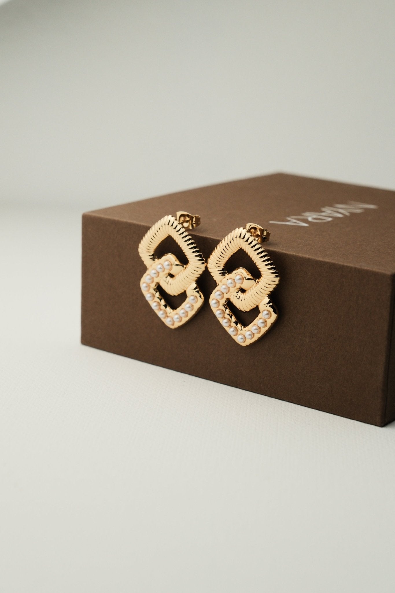 Maelis Earrings - Nyara Jewelry